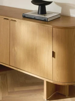 Houten dressoir Zumi met afgeronde hoeken^Westwing Collection Sale