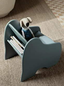 Houten kinderloungestoel Slope met boekenplank^ferm LIVING Kids Best