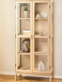 Houten vitrinekast Linley met glazen deuren^Westwing Hot