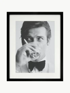 Ingelijste digitale print James Bond Drinking^Any Image Fashion