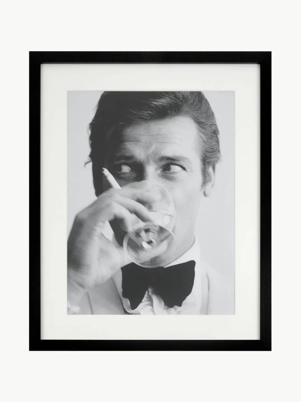 Ingelijste digitale print James Bond Drinking^Any Image Fashion