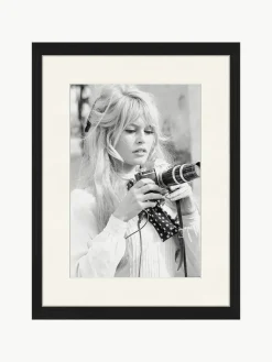 Ingelijste digitale print Brigitte With Her Camera^Any Image Discount