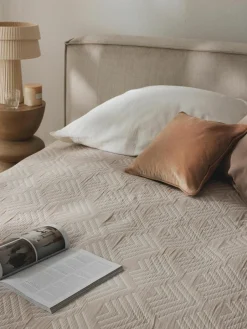 Jacquard bedsprei Milano met grafisch patroon^Westwing Collection Fashion