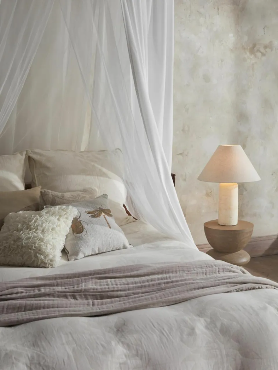 Jacquard mousseline dekbedovertrek Jasmina met bloemenpatroon in beige^Westwing Collection Clearance