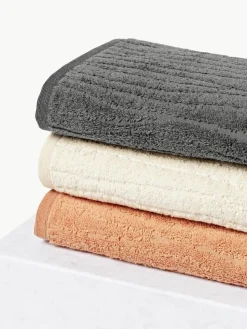 Katoenen handdoek Audrina in verschillende formaten^Westwing Collection Outlet
