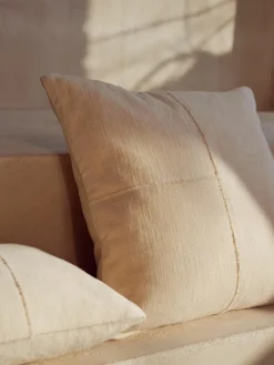 Katoenen kussenhoes Terre met decoratieve naad^Westwing Collection Best