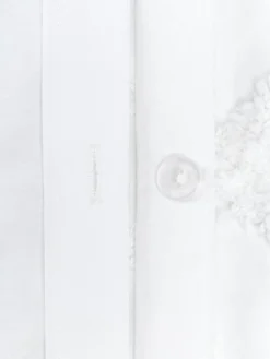 Katoenen perkale kussenhoes Faith met getufte decoratie^Westwing Collection Hot