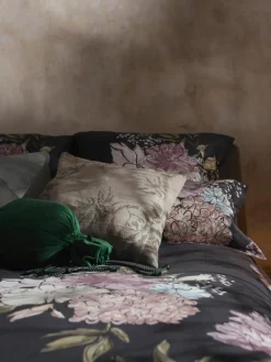 Katoenensatijnen dekbedovertrek Margot met bloemenprint^Westwing Collection Fashion