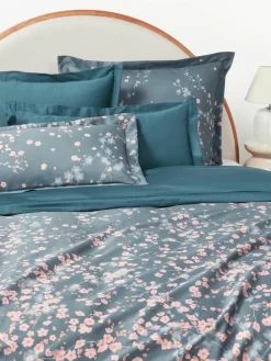 Katoenensatijnen kussenhoes Sakura met bloemenprint^Westwing Collection Clearance