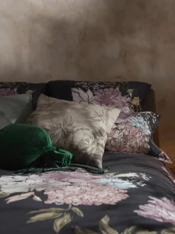 Katoenensatijnen kussenhoes Margot met bloemenprint^Westwing Collection Hot