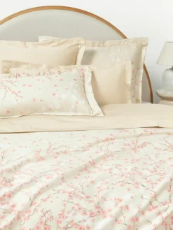 Katoensatijnen dekbedovertrek Sakura met bloemenprint^Westwing Collection Clearance
