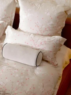 Katoensatijnen dekbedovertrek Sakura met bloemenprint^Westwing Collection Clearance