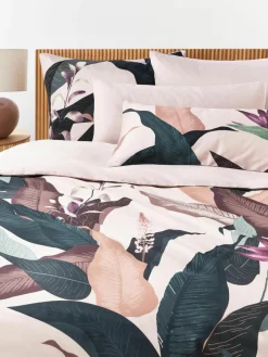 Katoensatijnen kussenhoes Flora^Westwing Collection Hot