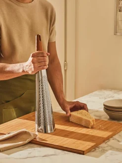 Keukenrasp Todo met houten handvat^ALESSI Fashion