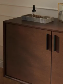 Kleine dressoir Diana van eikenhout^Westwing Collection Hot