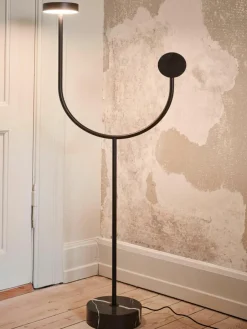 Kleine LED vloerlamp Grasil van marmer^AYTM Sale