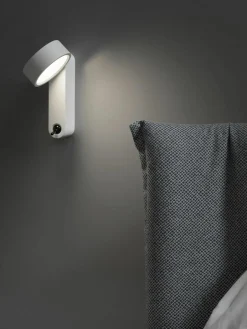 Kleine LED wandlamp Toggle met verstelbare lampenkap^Westwing Online