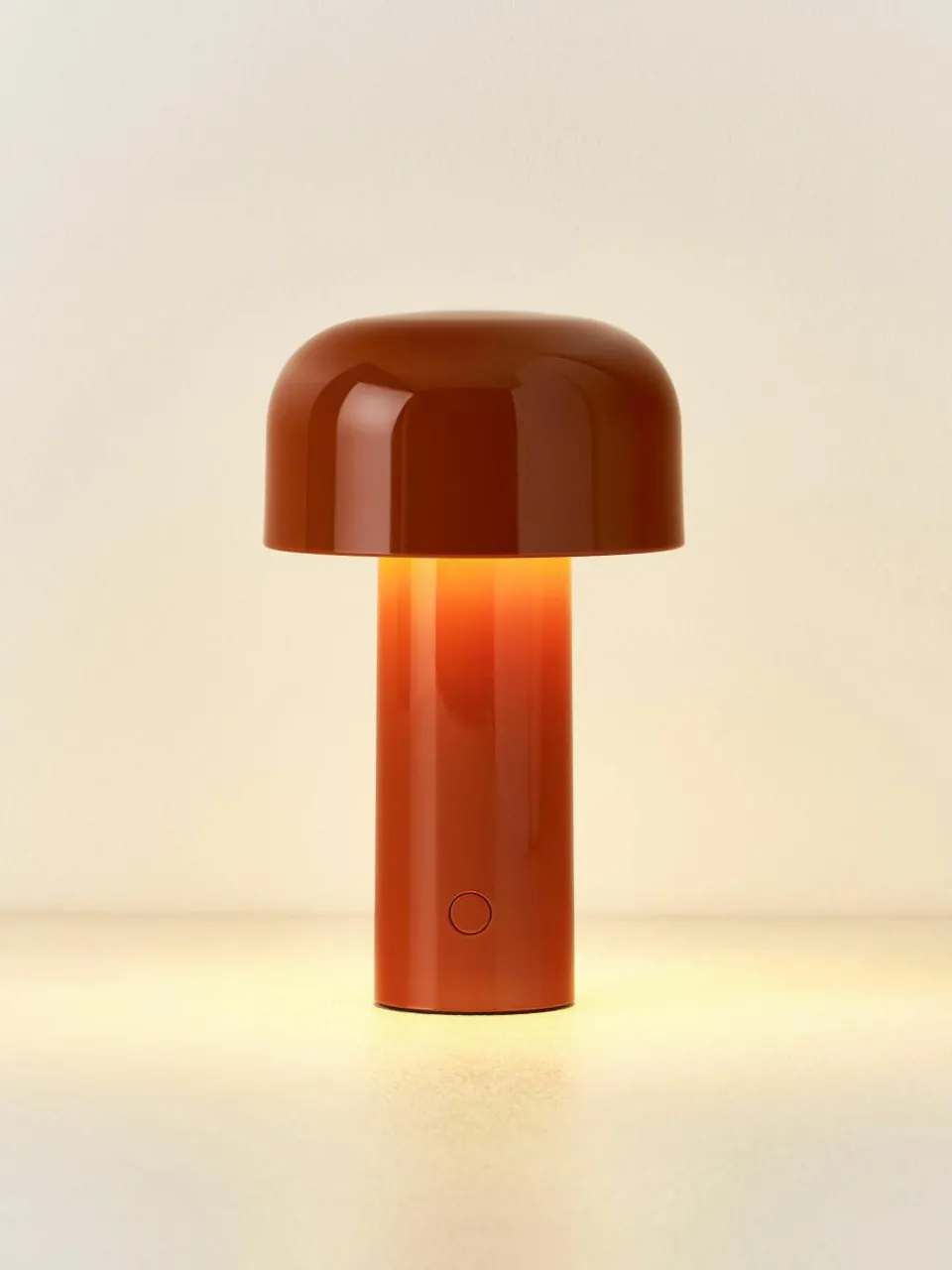 Kleine mobiele LED tafellamp Bellhop, dimbaar^Flos Online