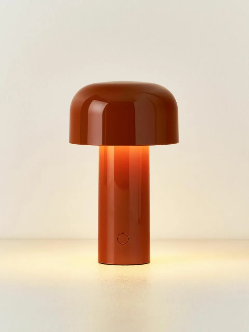 Kleine mobiele LED tafellamp Bellhop, dimbaar^Flos Online