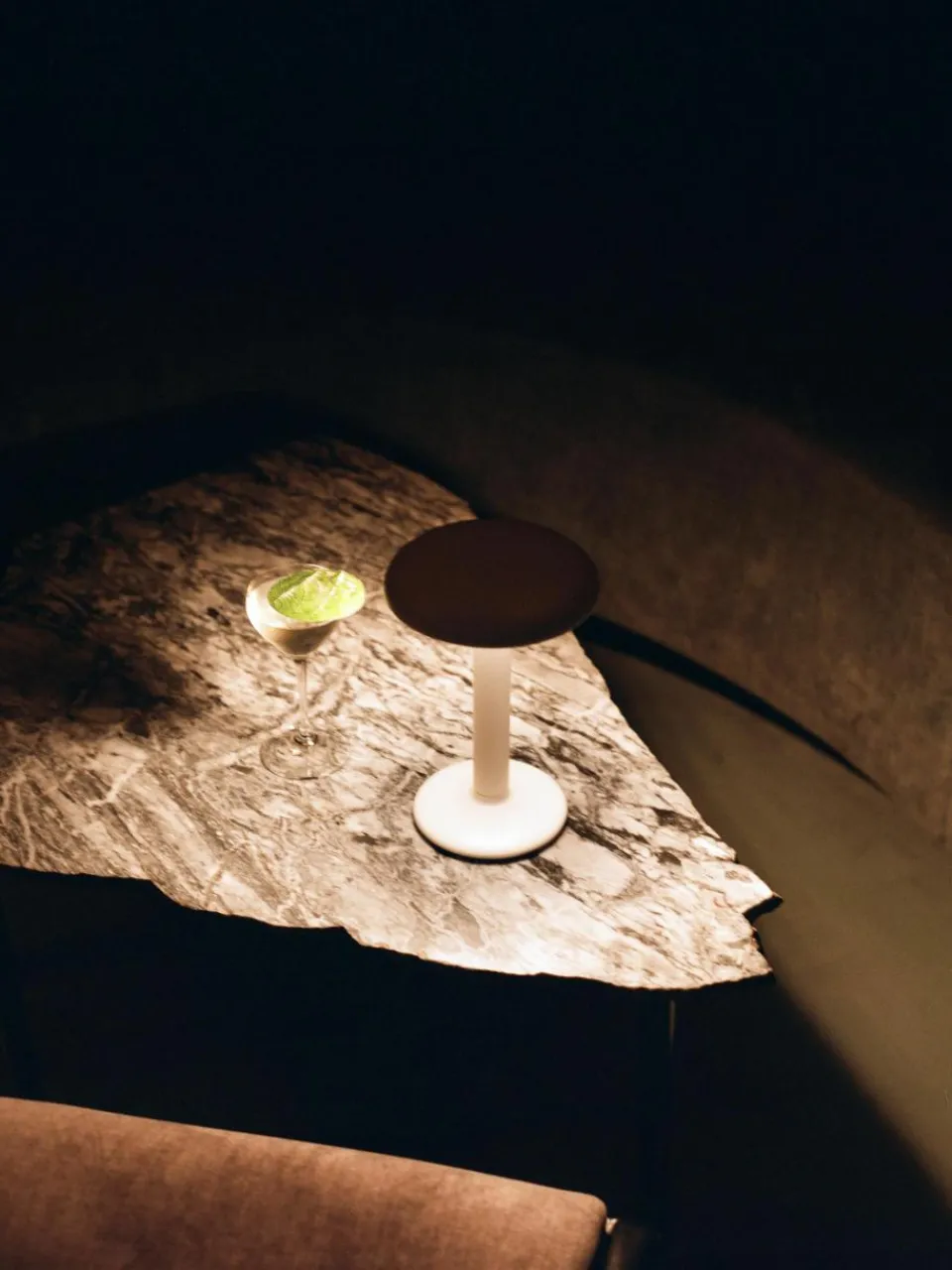 Kleine mobiele LED tafellamp Gustave, dimbaar^Flos Outlet