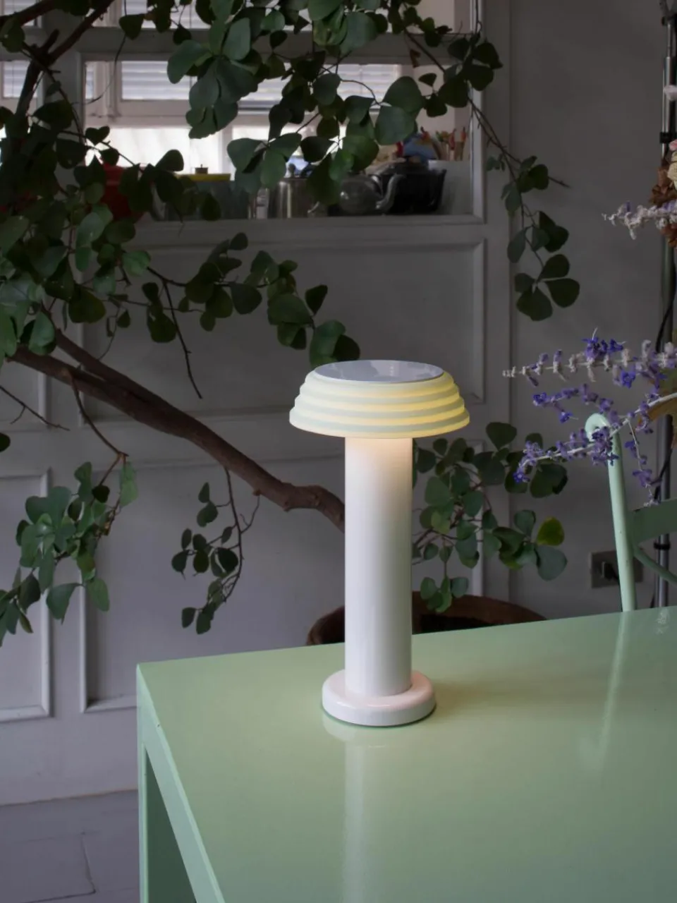 Kleine mobiele LED tafellamp PL1, dimbaar^Sowden Best