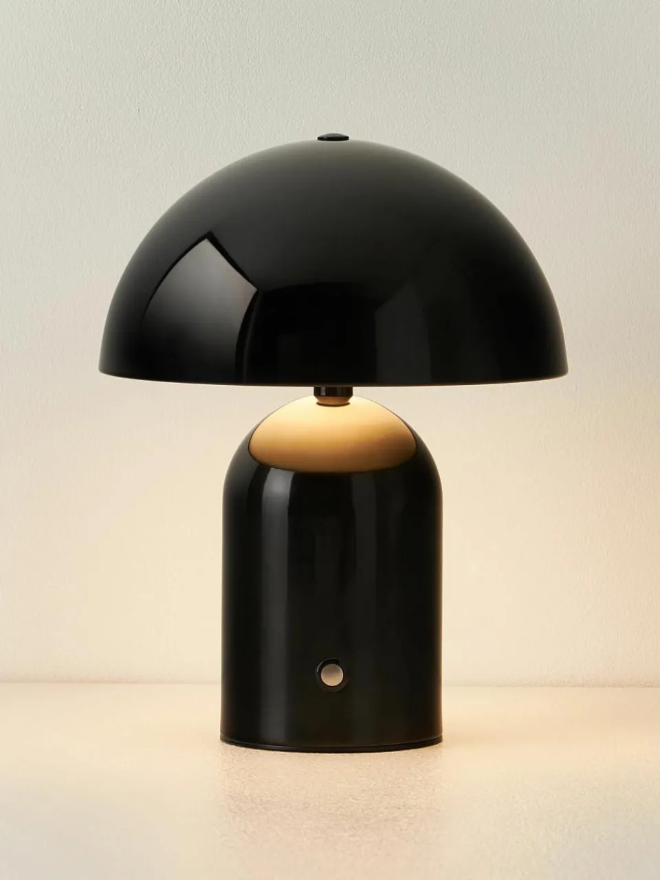 Kleine mobiele LED tafellamp Walter, dimbaar^Westwing Collection Outlet