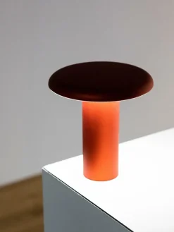 Kleine mobiele LED tafellamp Takku, dimbaar^Artemide Sale