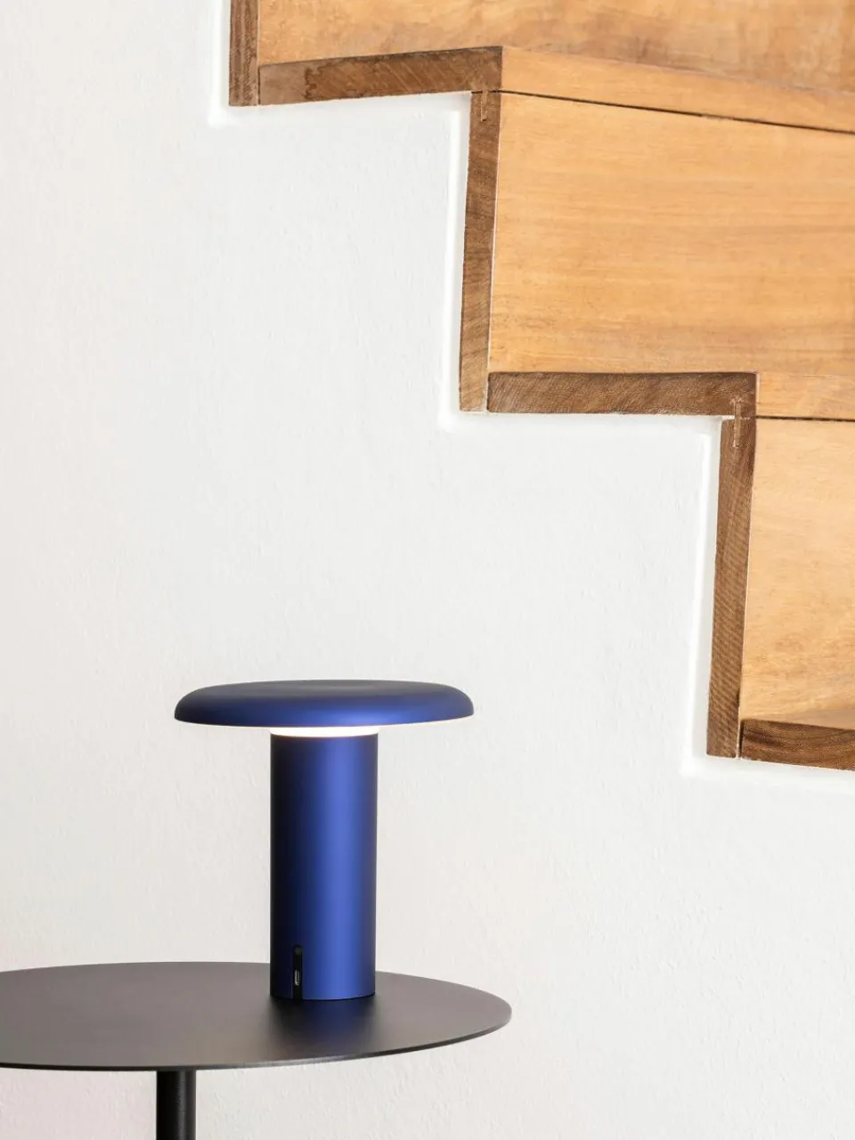 Kleine mobiele LED tafellamp Takku, dimbaar^Artemide Best