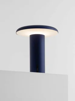 Kleine mobiele LED tafellamp Takku, dimbaar^Artemide Best