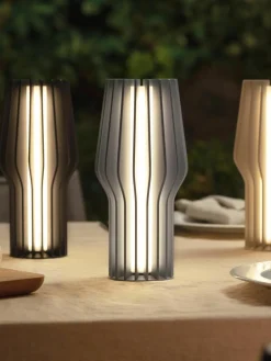 Kleine mobiele LED tafellamp Radiant, dimbaar^Eva Solo Best