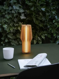 Kleine mobiele LED tafellamp Radiant, dimbaar^Eva Solo Best