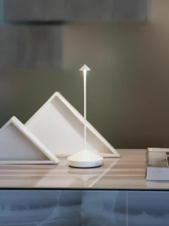 Kleine mobiele LED tafellamp Pina, dimbaar^zafferano Best