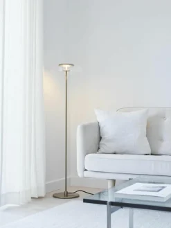Kleine mondgeblazen LED vloerlamp Blossi, dimbaar^Nuura Hot