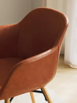 Kunstleren fauteuil Fiji met smalle zitvlak^Westwing Collection Best