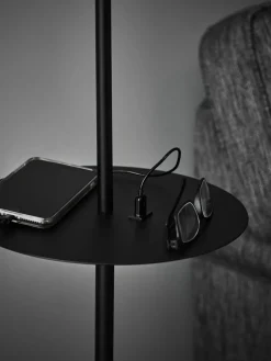 Leeslamp Linear met plank en oplader^Markslöjd Clearance