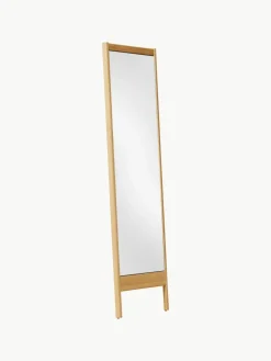 Leunende spiegel A Line van eikenhout^Form & Refine Discount