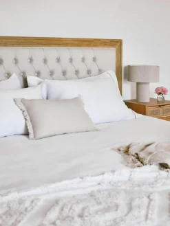 Linnen kussenhoes Luana met franjes^Westwing Collection Hot