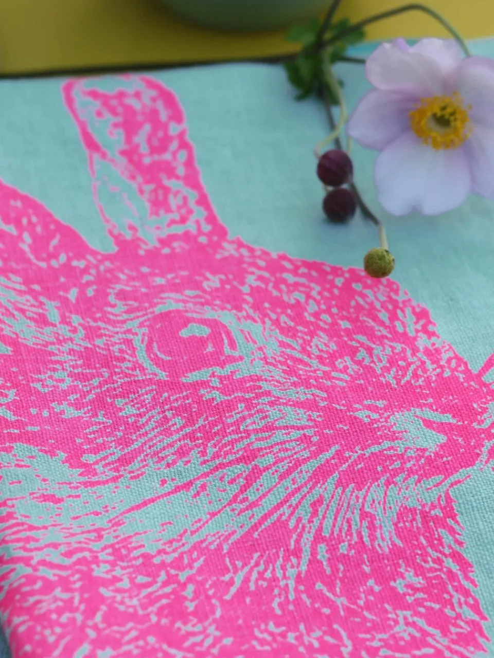 Linnen theedoek Wild Rabbit, handgedrukt^Frohstoff Online