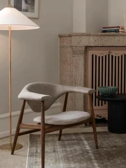 Loungefauteuil Masculo van walnoothout^GUBI Discount