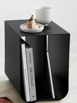 Metalen bijzettafel Curved^Kristina Dam Outlet
