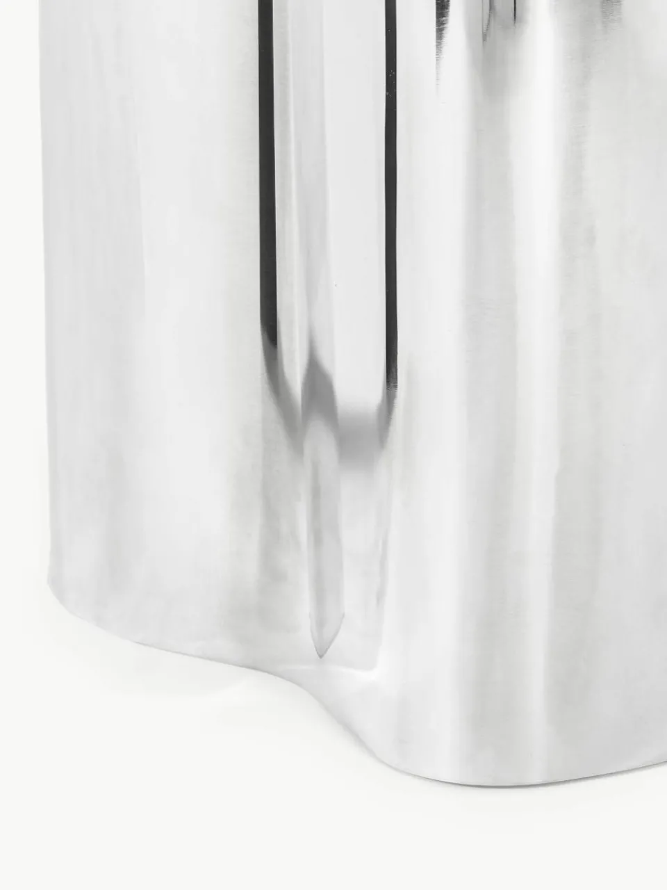 Metalen bijzettafel Dale in organische vorm^Westwing Collection Fashion