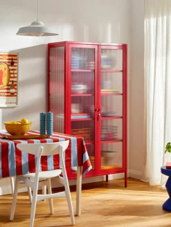 Metalen vitrinekast The Collector met geribbeld glas^Mustard Made Clearance