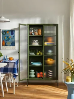 Metalen vitrinekast The Collector met geribbeld glas^Mustard Made Online