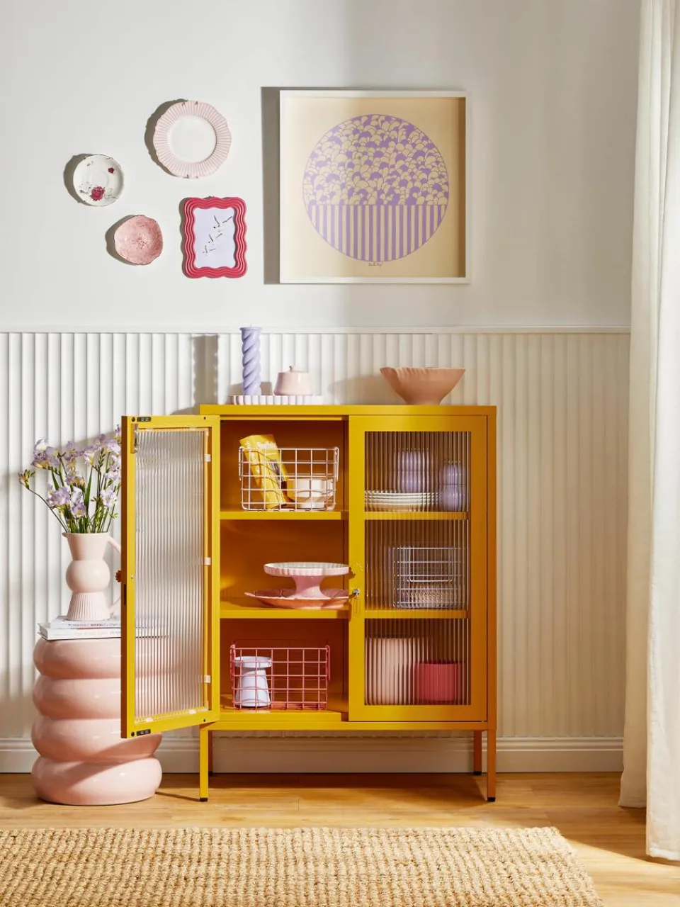 Metalen vitrinekast The Mixer met geribbeld glas^Mustard Made Discount