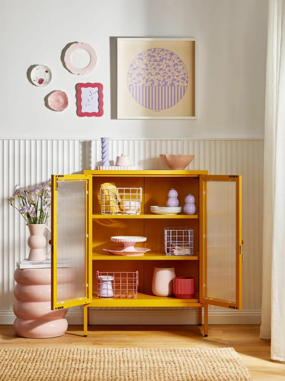 Metalen vitrinekast The Mixer met geribbeld glas^Mustard Made Discount