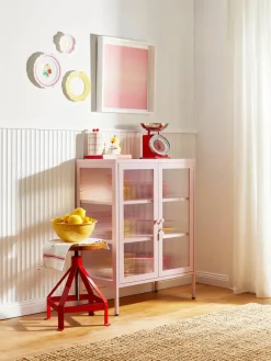Metalen vitrinekast The Mixer met geribbeld glas^Mustard Made Fashion