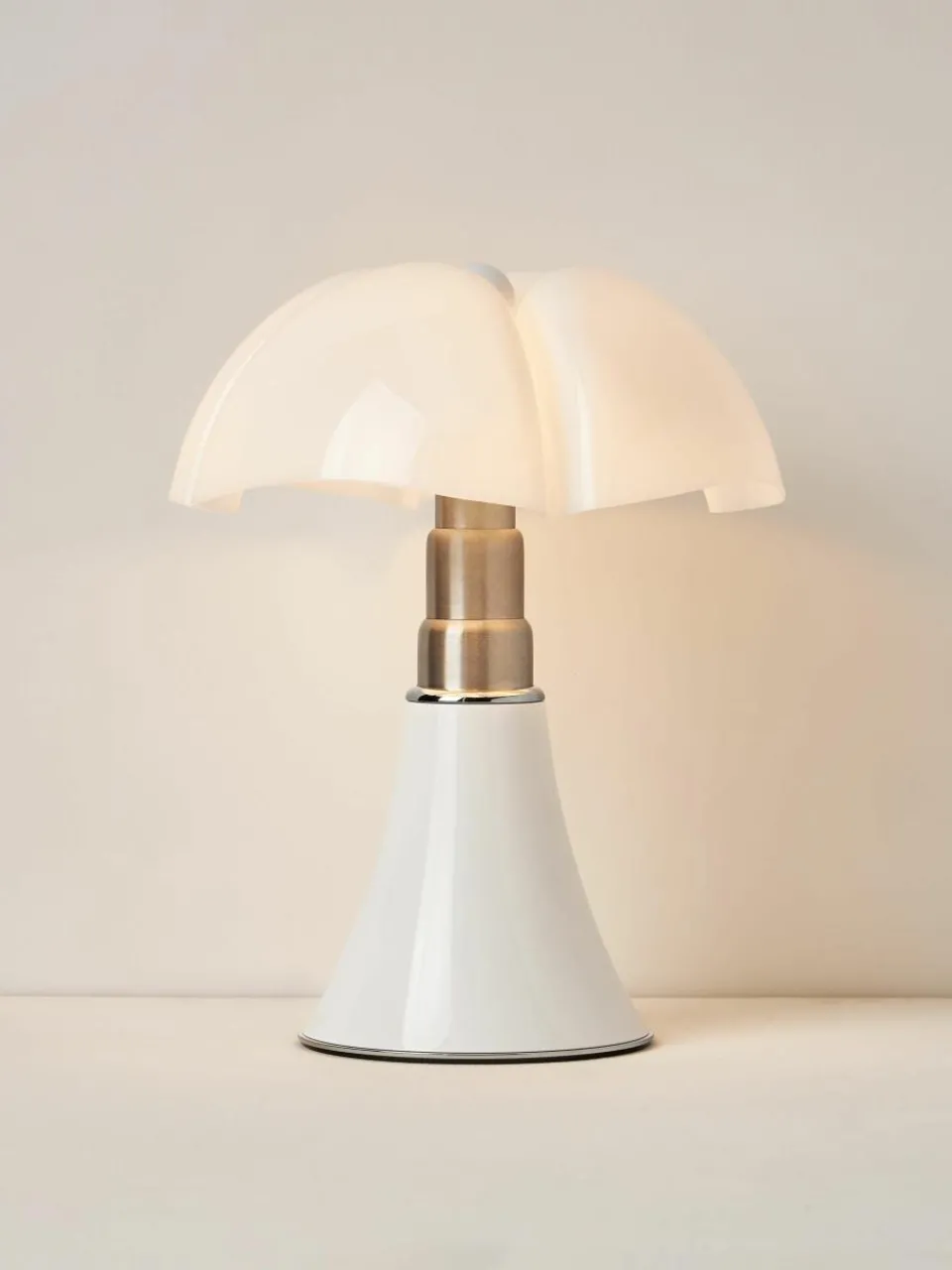 Mobiele dimbare LED tafellamp Pipistrello^Westwing New