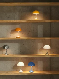 Mobiele dimbare LED tafellamp Panthella, H 24 cm^Louis Poulsen New