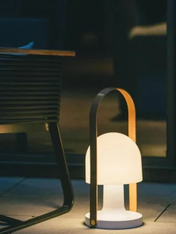 Mobiele LED tafellamp FollowMe Plus met verstelbare lampenkap, dimbaar^Marset Online