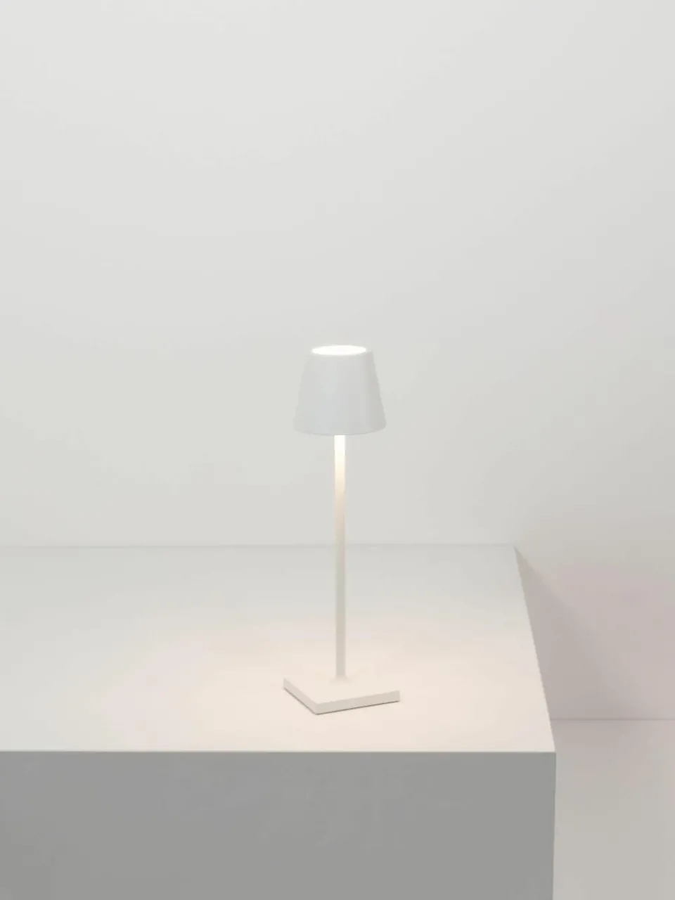 Mobiele LED tafellamp Poldina, dimbaar^zafferano Online
